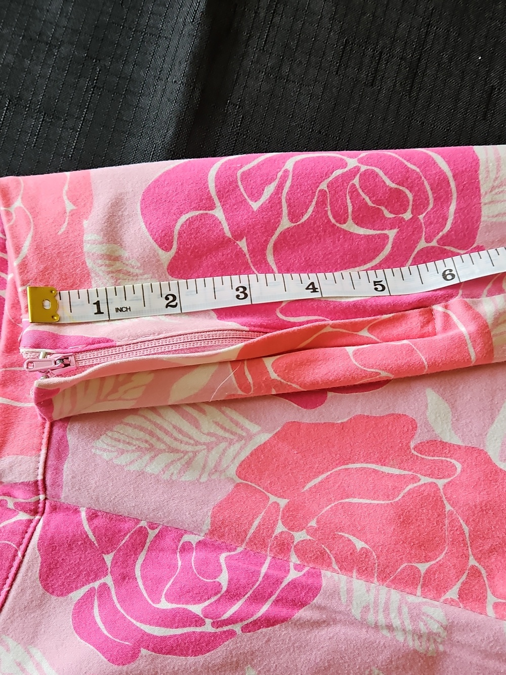 Lilly Pulitzer Vibrant Pink Rose Capris - Picture 11 of 15